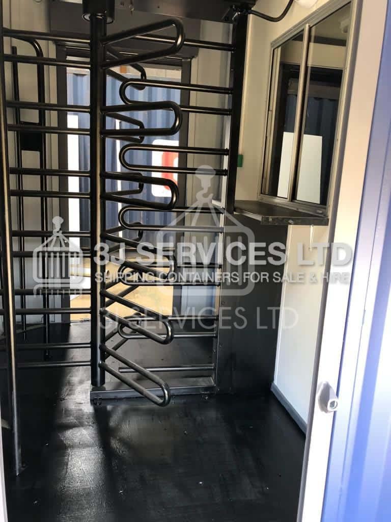 Turnstile Container