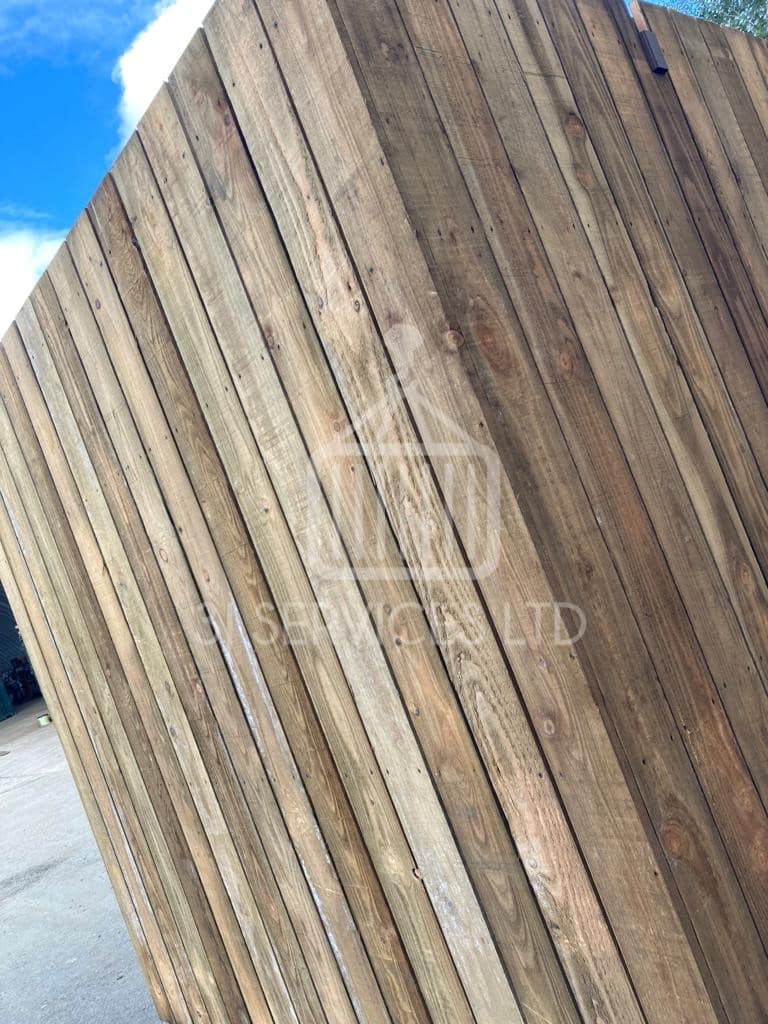 Cladded shelving container