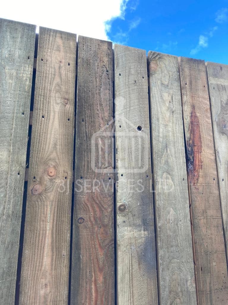 Cladded shelving container