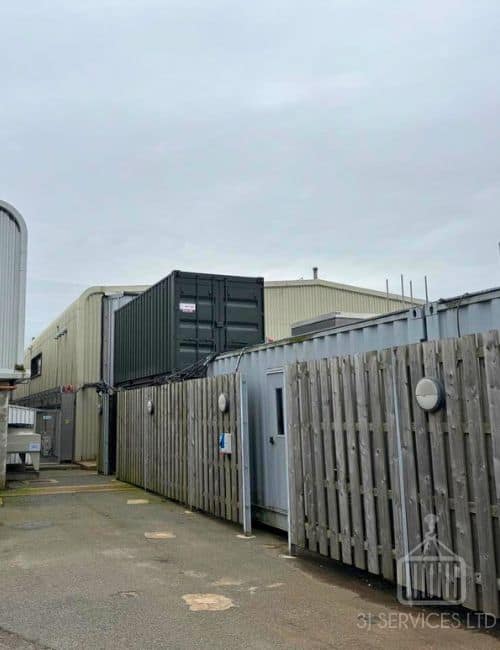 20ft Container Stacking